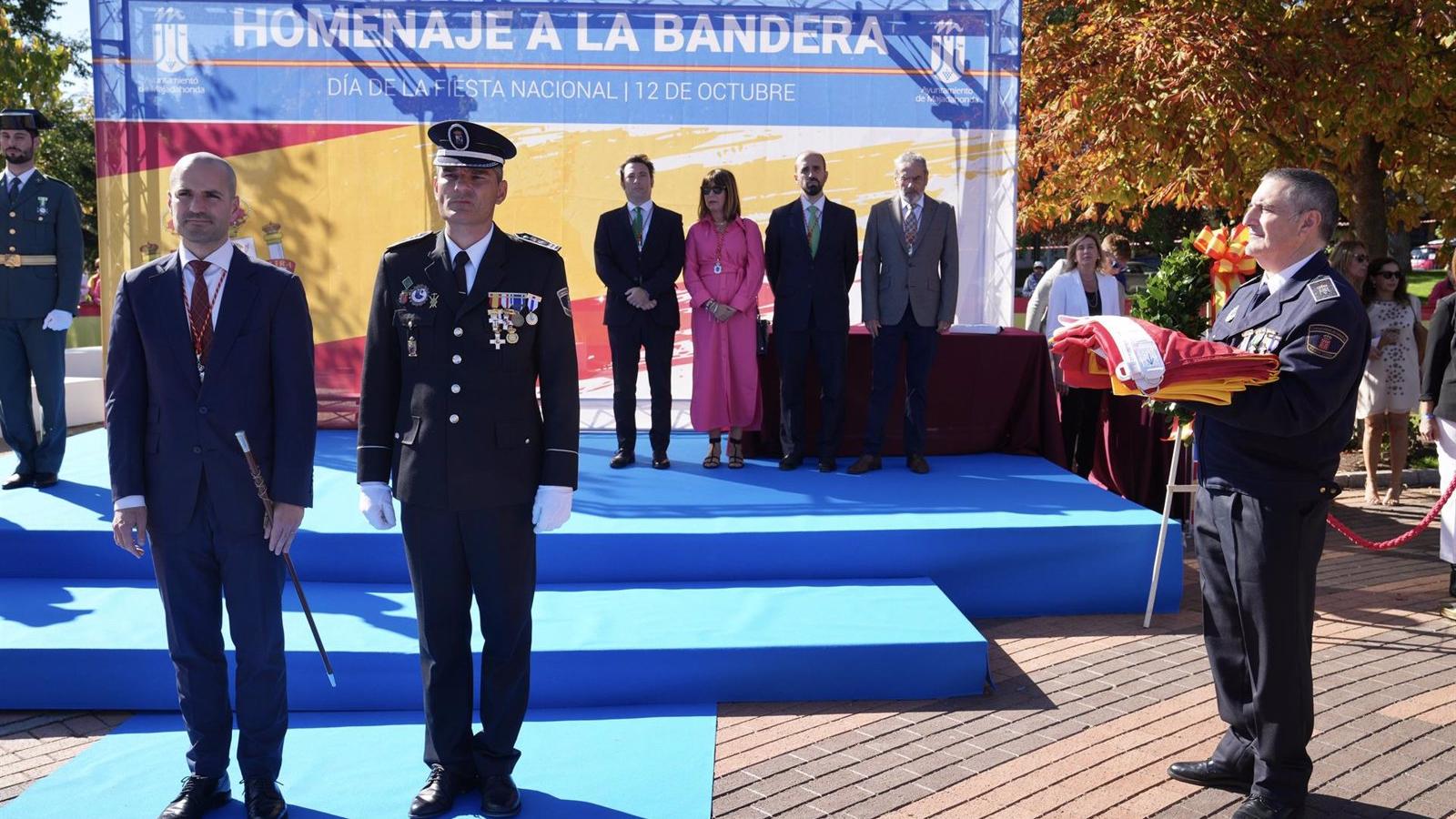 Majahahonda homenajea el trabajo de la Unidad Militar de Emergencias en el acto del 12 de octubre