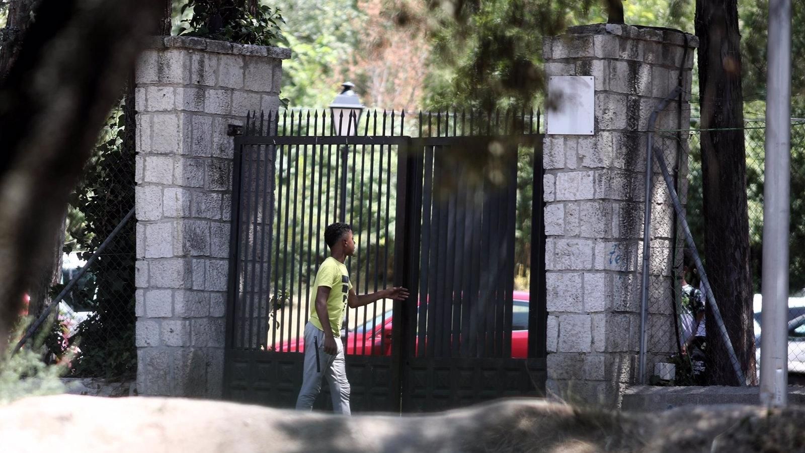 El Gobierno regional pospone el cierre del centro de menores de Batán tras tener que acoger migrantes de Canarias, Ceuta y Melilla