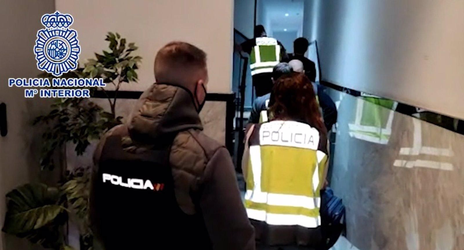  Cinco detenidos y desmantelados un narcopiso en Lavapiés y otro en Carabanchel cerca de un instituto