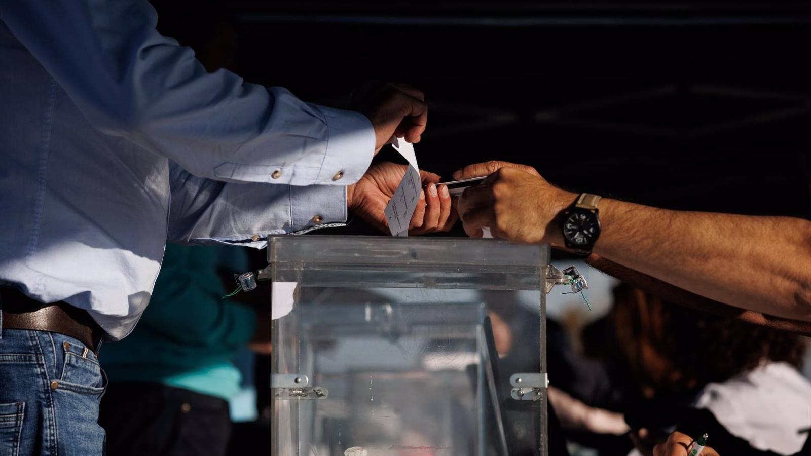 Más del 96% de taxistas que votó en el referéndum está a favor de mantener el actual régimen de libranza