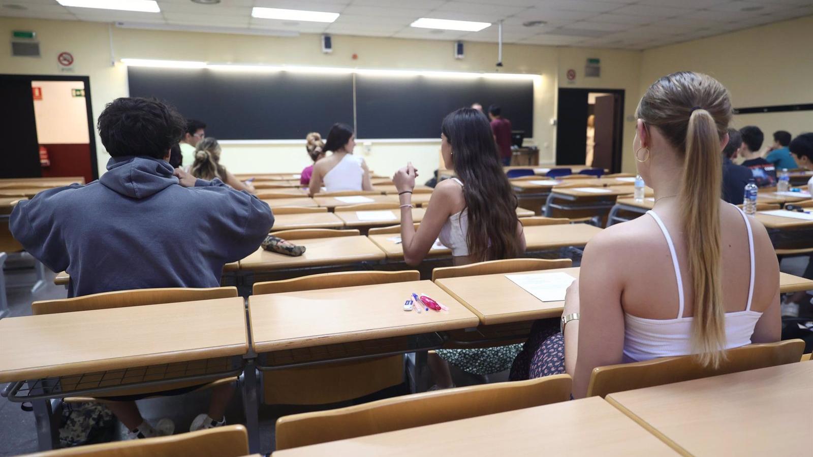 Cerca de la mitad de los universitarios españoles viven con sus padres