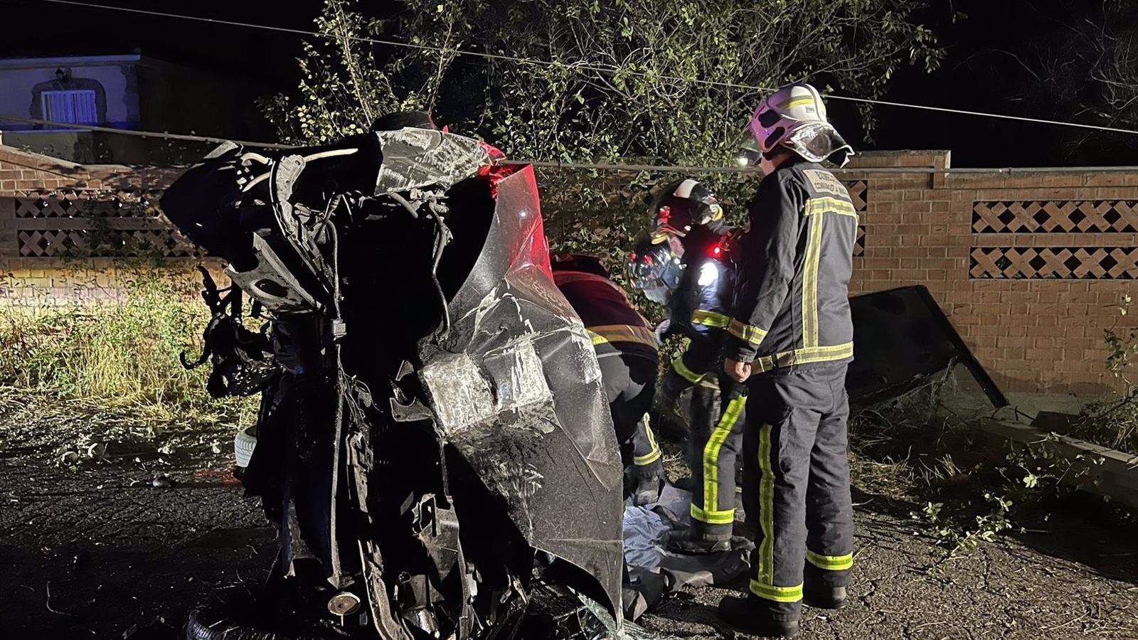  Muere un hombre de 62 años tras chocar su turismo contra una base de hormigón y volcar en Mejorada del Campo
