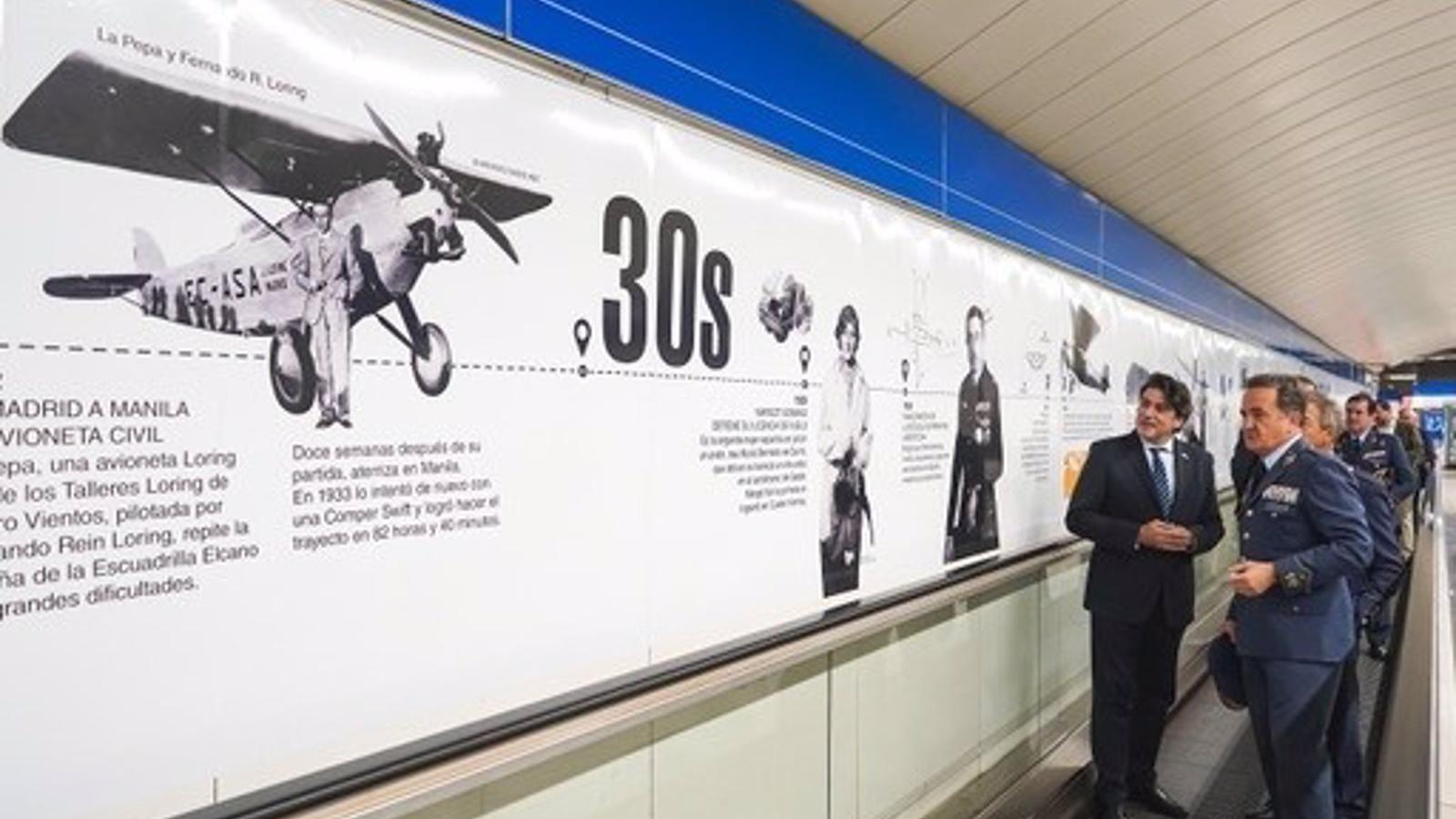 Homenaje a la aviación española en la estación de Metro de Cuatro Vientos