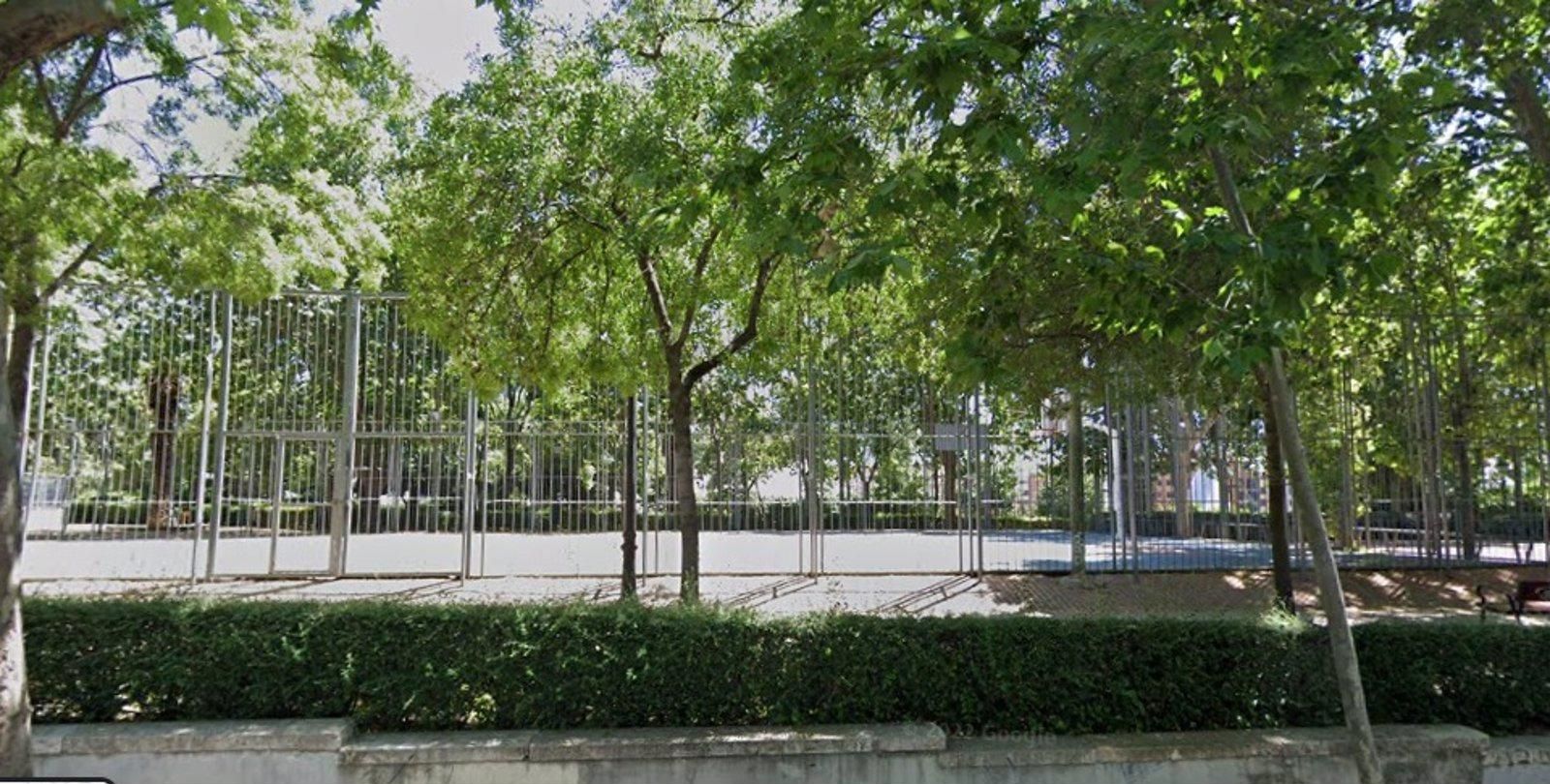 Tres heridos sin gravedad
por machetazos y tres menores detenidos en una nueva reyerta entre bandas en Arganzuela Tres heridos sin gravedad
por machetazos y tres menores detenidos en una nueva reyerta entre bandas en Arganzuela