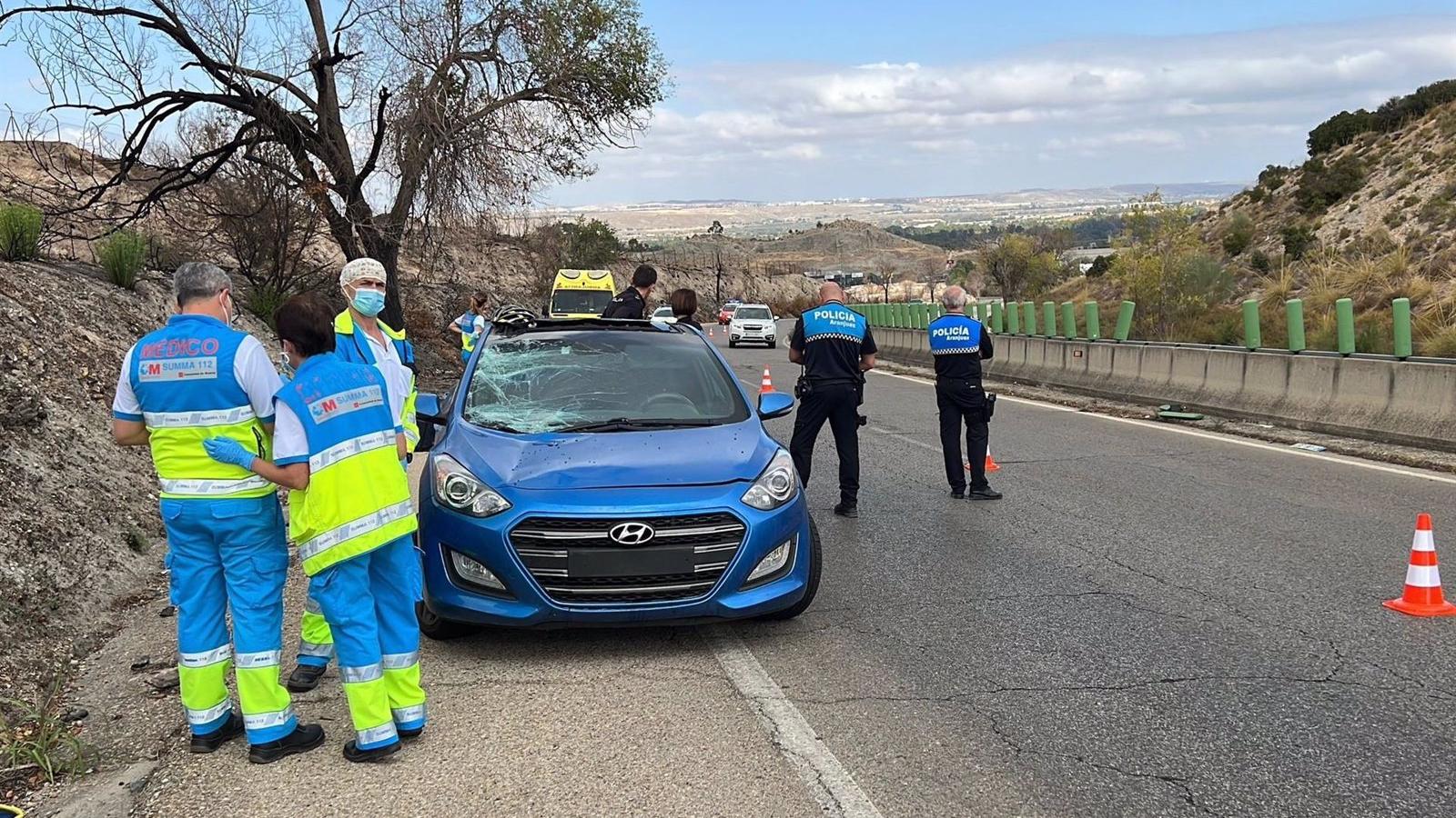 Herido grave un motero de 51 años tras colisionar con un coche en una vía pecuaria de Colmenarejo