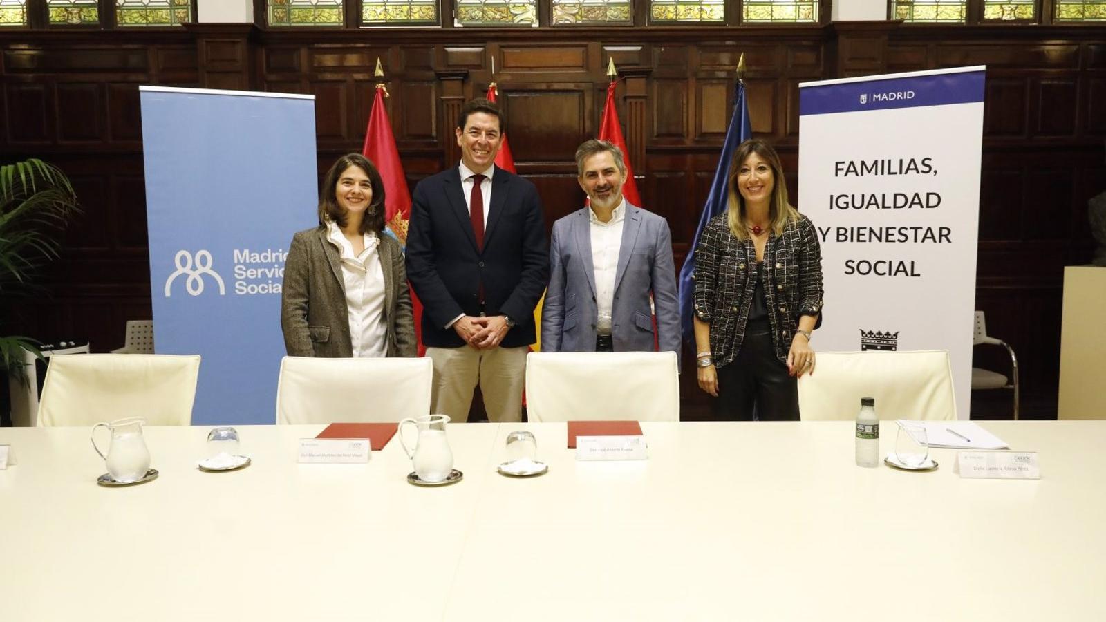 Las farmacias de la capital ayudarán a combatir la soledad de los mayores difundiendo el programa municipal 'Madrid te acompaña' Las farmacias de la capital ayudarán a combatir la soledad de los mayores difundiendo el programa municipal 'Madrid te acompaña'
