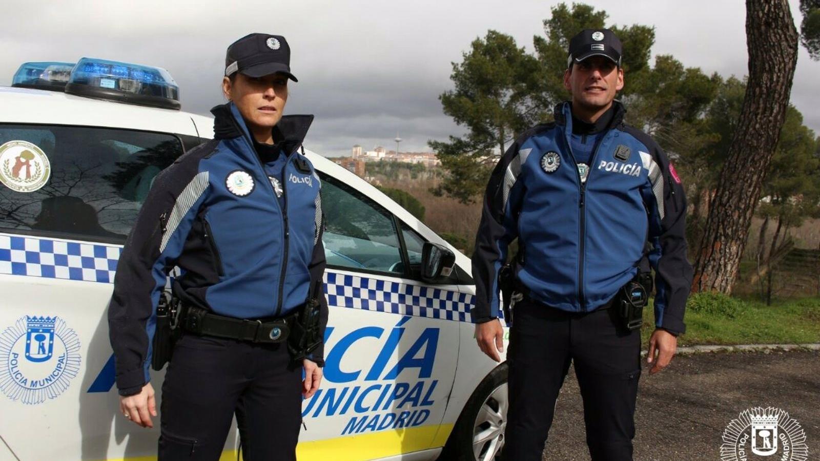 Detenidas cuatro personas en el entorno del cementerio de Carabanchel por portar tres armas de fuego