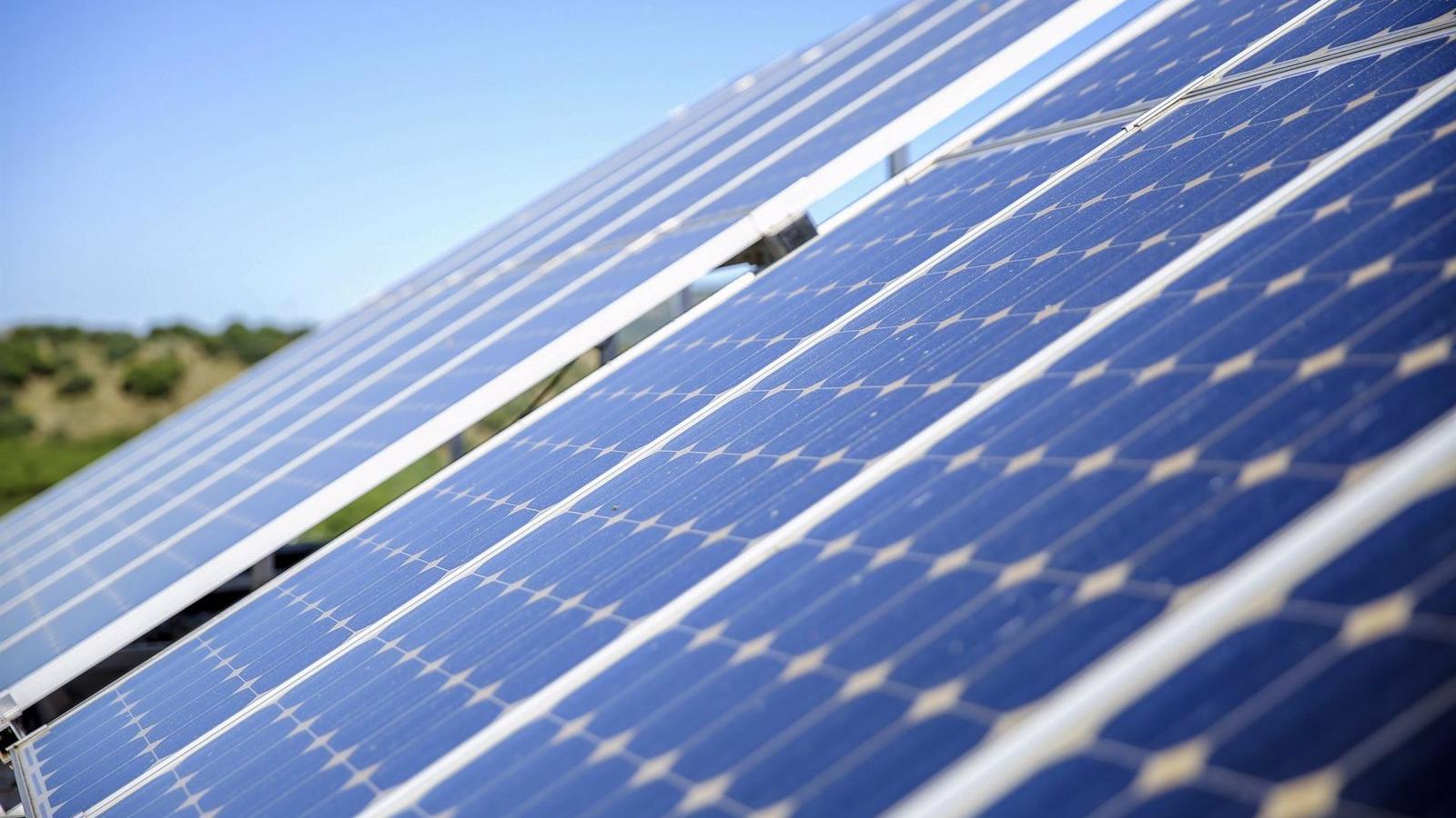 36 edificios municipales de Las Rozas instalarán en sus cubiertas paneles solares