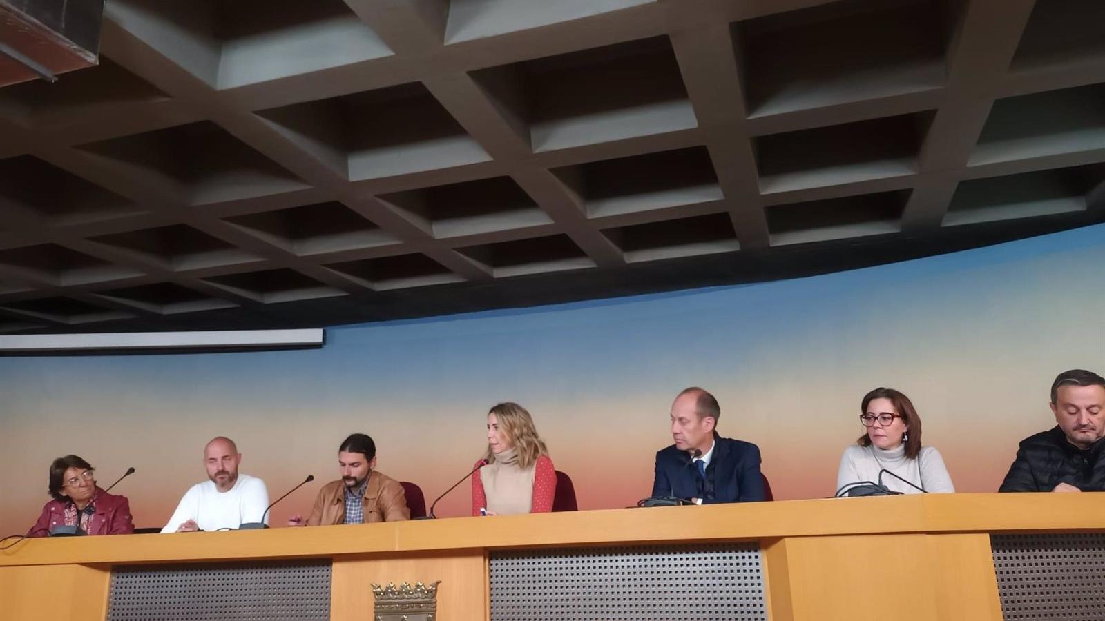 Espinar dice que las bajadas impositivas tienen que hacerse "con cabeza y siendo justos con quienes lo necesitan" Espinar dice que las bajadas impositivas tienen que hacerse "con cabeza y siendo justos con quienes lo necesitan"