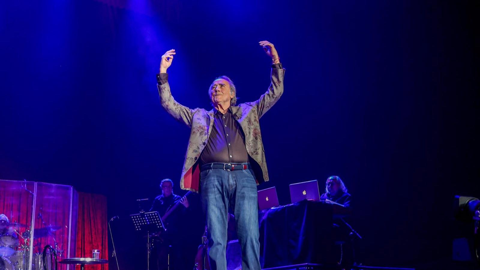 Un Serrat pleno inicia su despedida de Madrid con un concierto que se mete "en la entretela del alma"