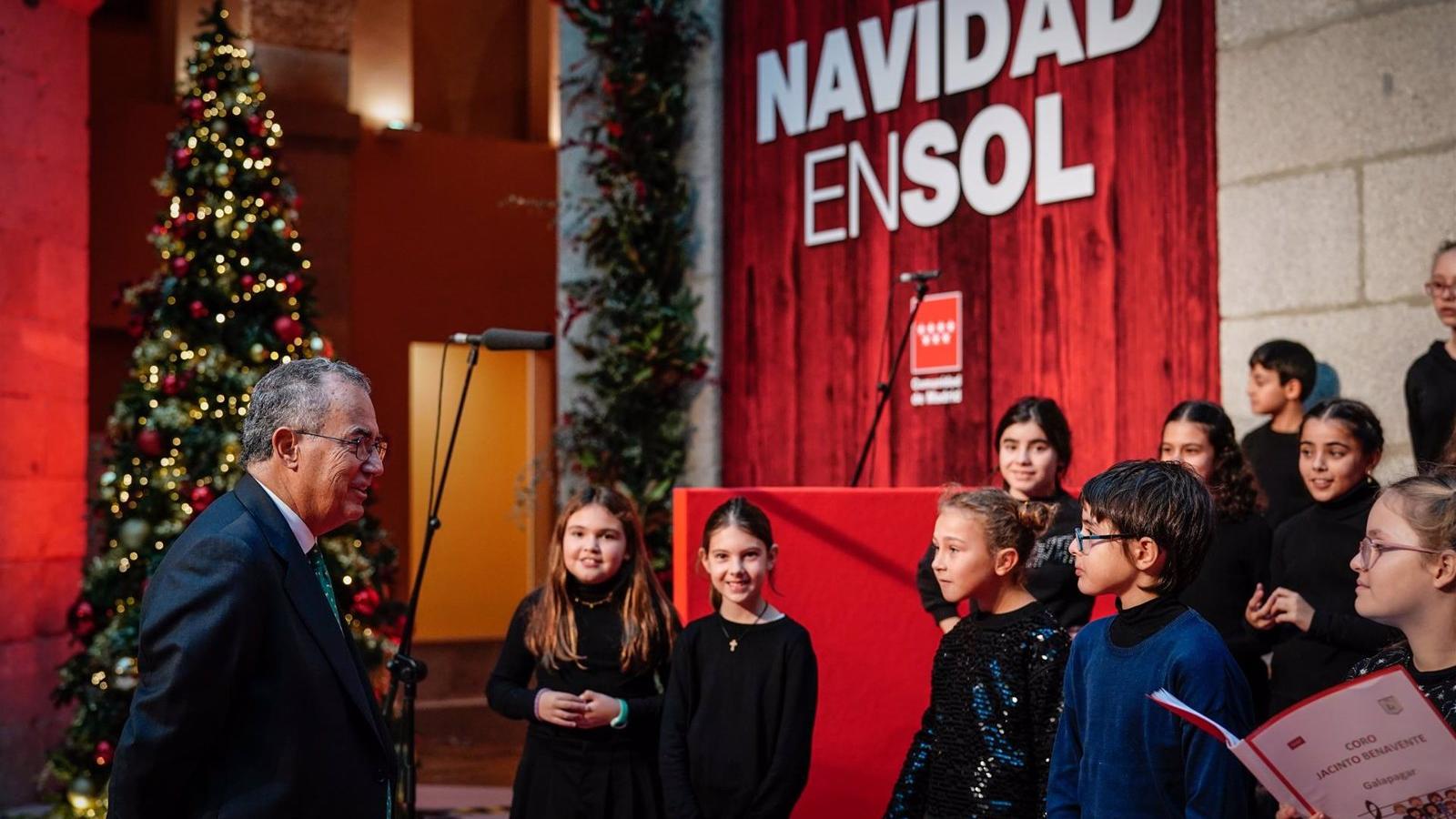 El coro del CEIP Jacinto Benavente de Galapagar, con alumnos de ocho nacionalidades distintas, destaca en el concierto navideño en la Real Casa de Correos