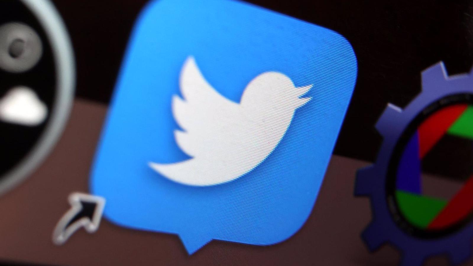 La Comunidad alerta del peligro para la convivencia por el mal uso de las redes sociales