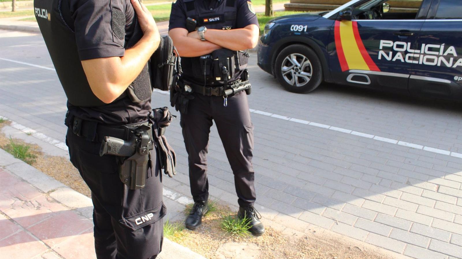  La Policía investiga una paliza a un anciano en su ático de la calle Alcalá para robarle