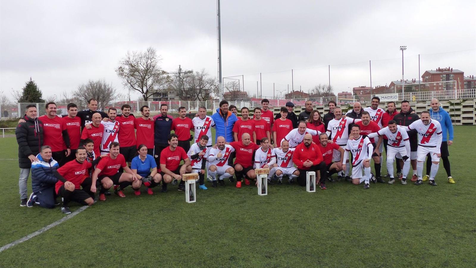El Hospital Infanta Leonor y veteranos del Rayo Vallecano recaudan 326 kilos para el Banco de Alimentos de Madrid El Hospital Infanta Leonor y veteranos del Rayo Vallecano recaudan 326 kilos para el Banco de Alimentos de Madrid