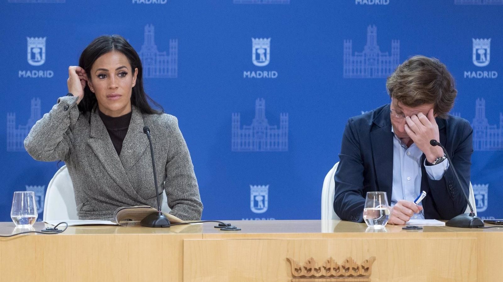 Villacís carga contra Vox: "No podemos estar en las manos de la política infantil, con una ciudad chantajeada" Villacís carga contra Vox: "No podemos estar en las manos de la política infantil, con una ciudad chantajeada"