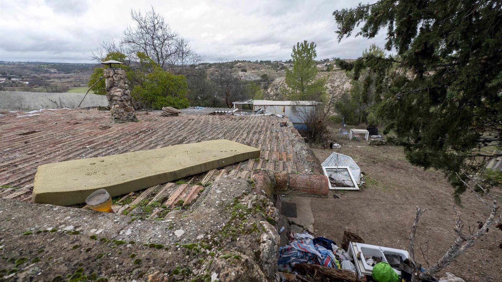 El hombre que asesinó
a una pareja en Brea de Tajo había mantenido una relación sentimental con la asesinada El hombre que asesinó
a una pareja en Brea de Tajo había mantenido una relación sentimental con la asesinada