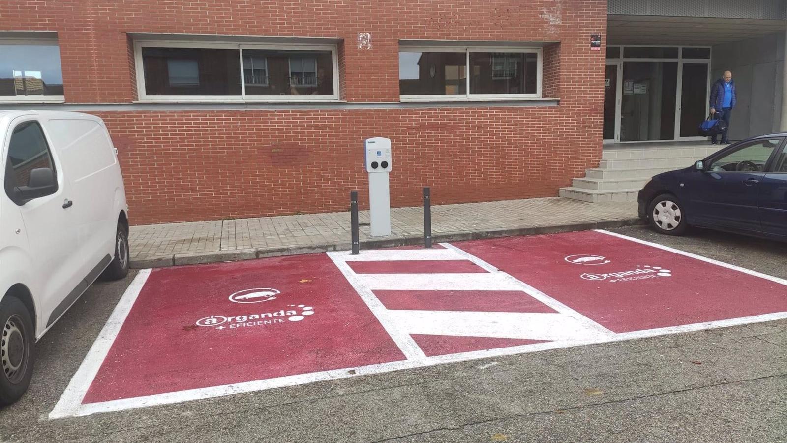 El centro Montserrat Caballé y Polideportivo Virgen del Carmen de Arganda cuentan con cargadores de vehículos eléctricos
