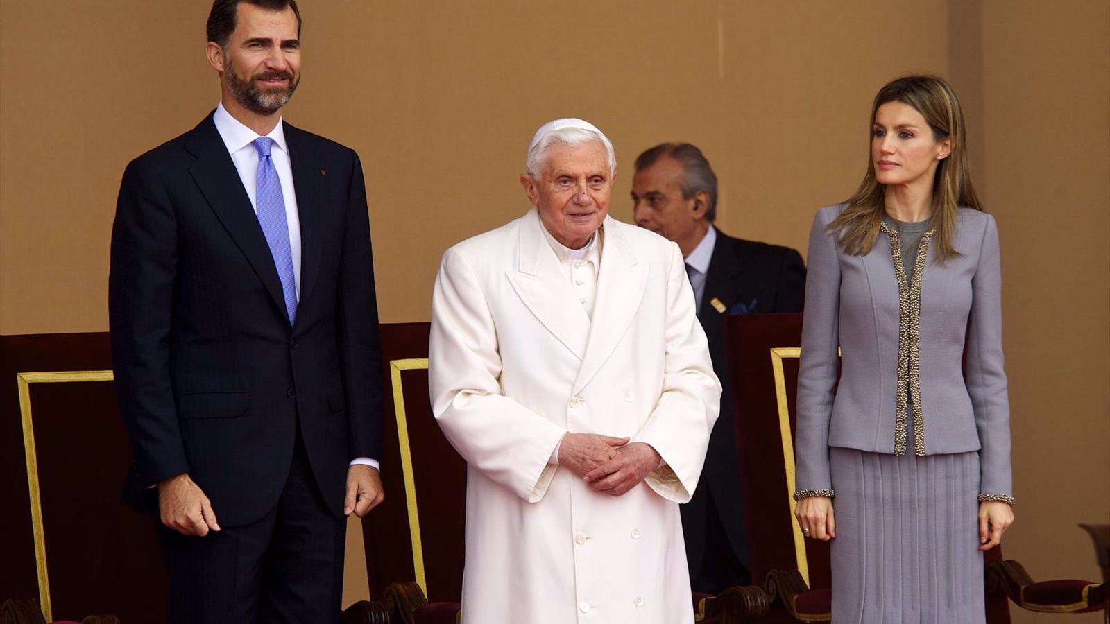 Felipe VI lamenta la muerte de Benedicto XVI y destaca su "extraordinaria vocación de servicio, humildad, entrega y amor"