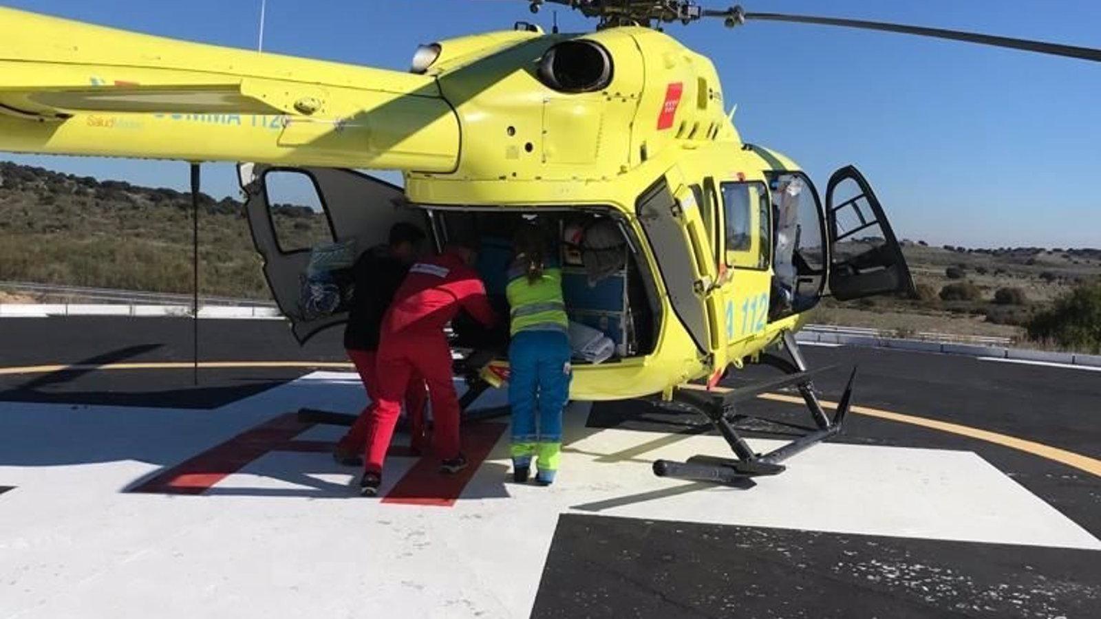 Herido grave un conductor al salirse de la M-510 y chocar contra un árbol
