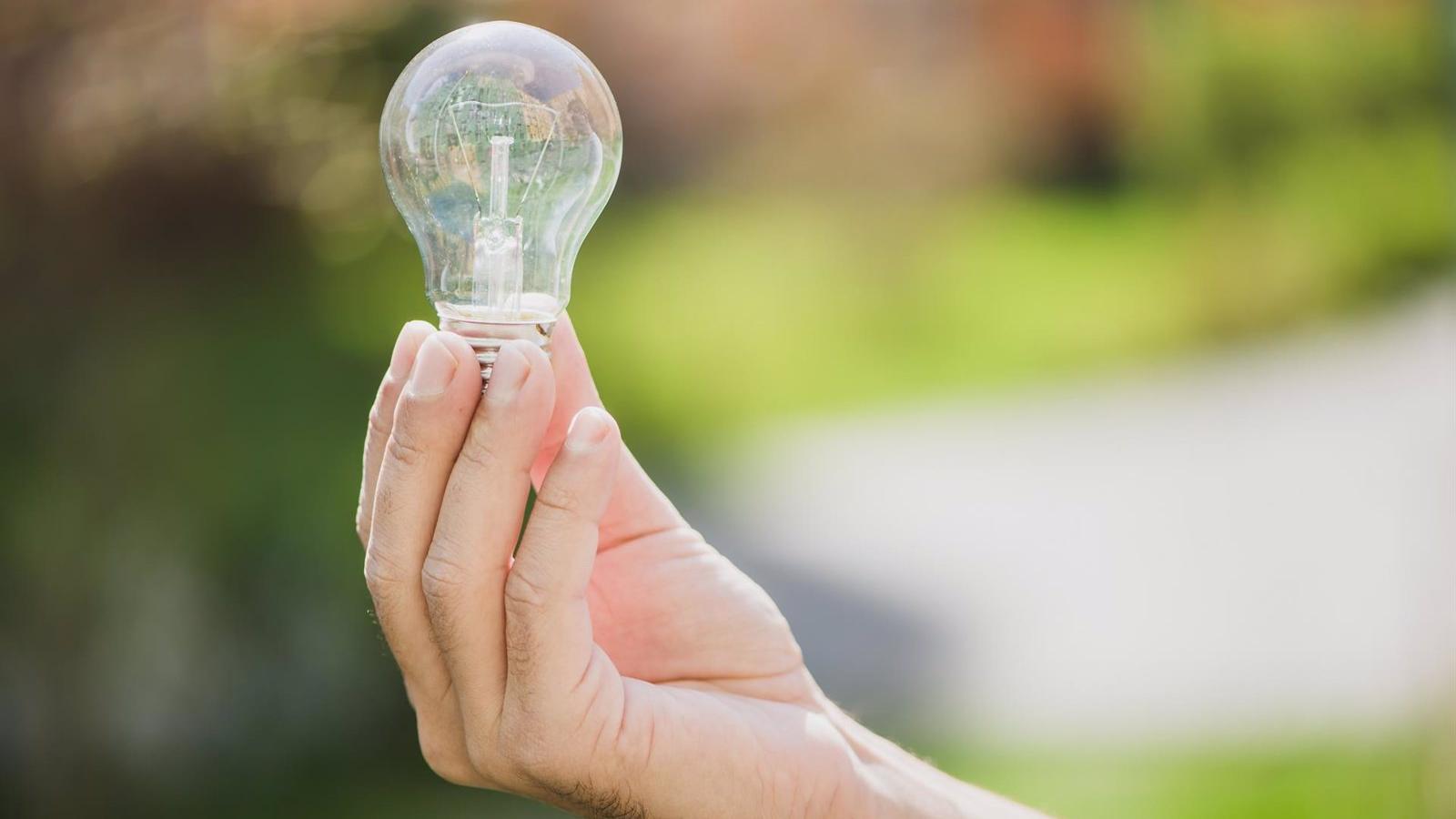 La luz, máxima preocupación para uno de cada cuatro españoles de cara a la cuesta de enero La luz, máxima preocupación para uno de cada cuatro españoles de cara a la cuesta de enero