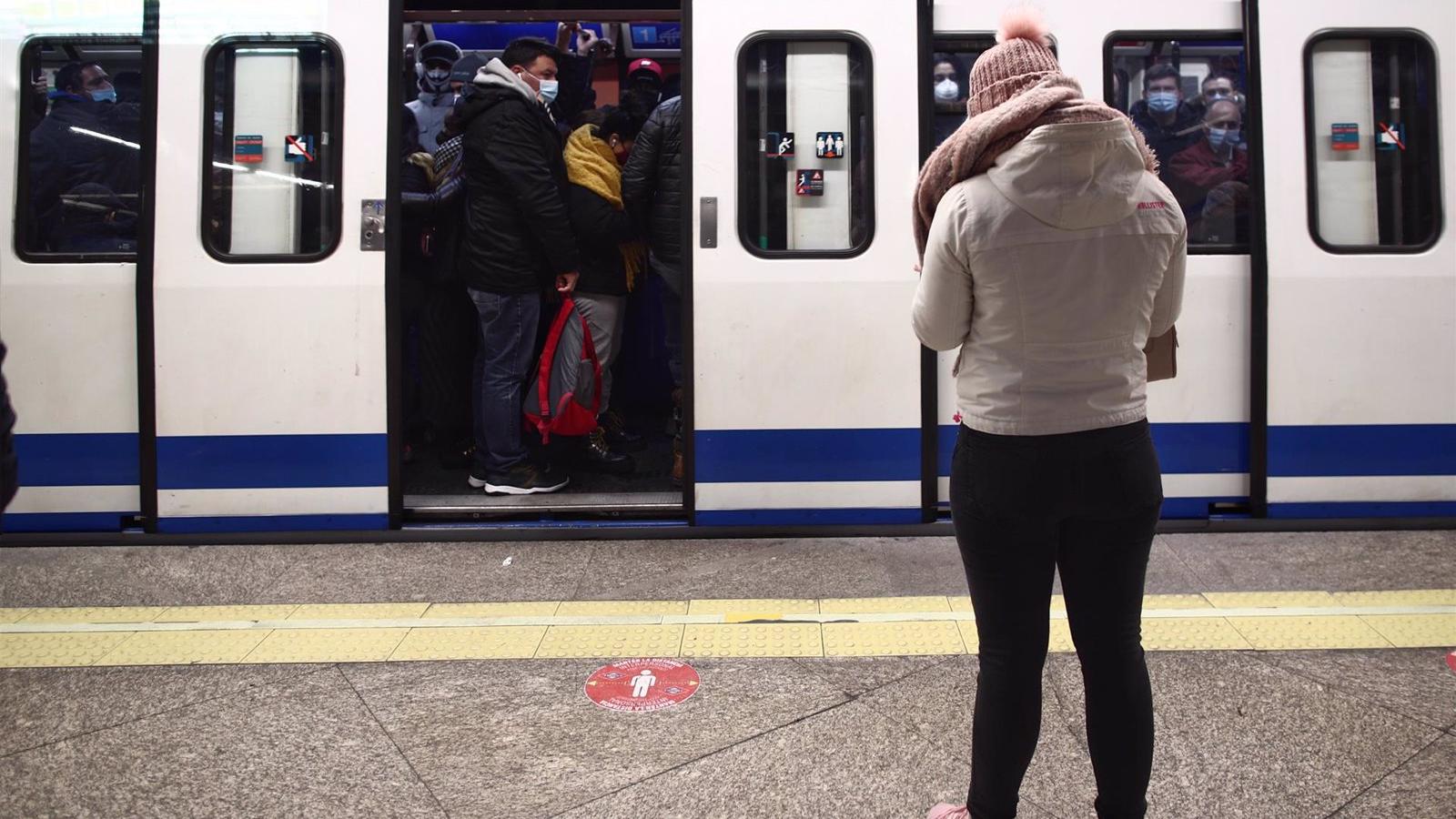 Los pasajeros en Metro crece un 16,2% en noviembre y los de la EMT suben un 16% Los pasajeros en Metro crece un 16,2% en noviembre y los de la EMT suben un 16%