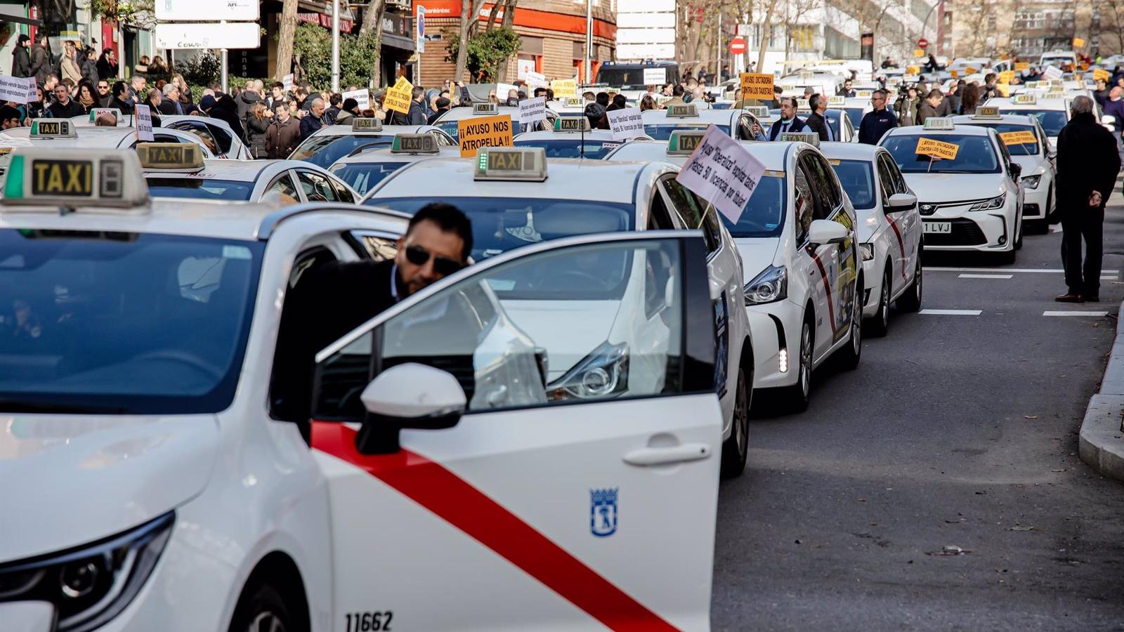 Los taxistas de Madrid se manifiestan contra la liberación en el sector Los taxistas de Madrid se manifiestan contra la liberación en el sector
