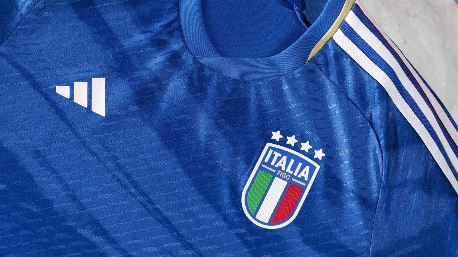 Adidas presenta la nueva camiseta de la selección italiana de fútbol