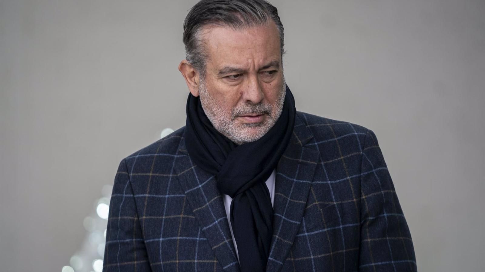 Enrique López considera que "las irresponsabilidades" de Sánchez pueden causar eventos como los de otros países