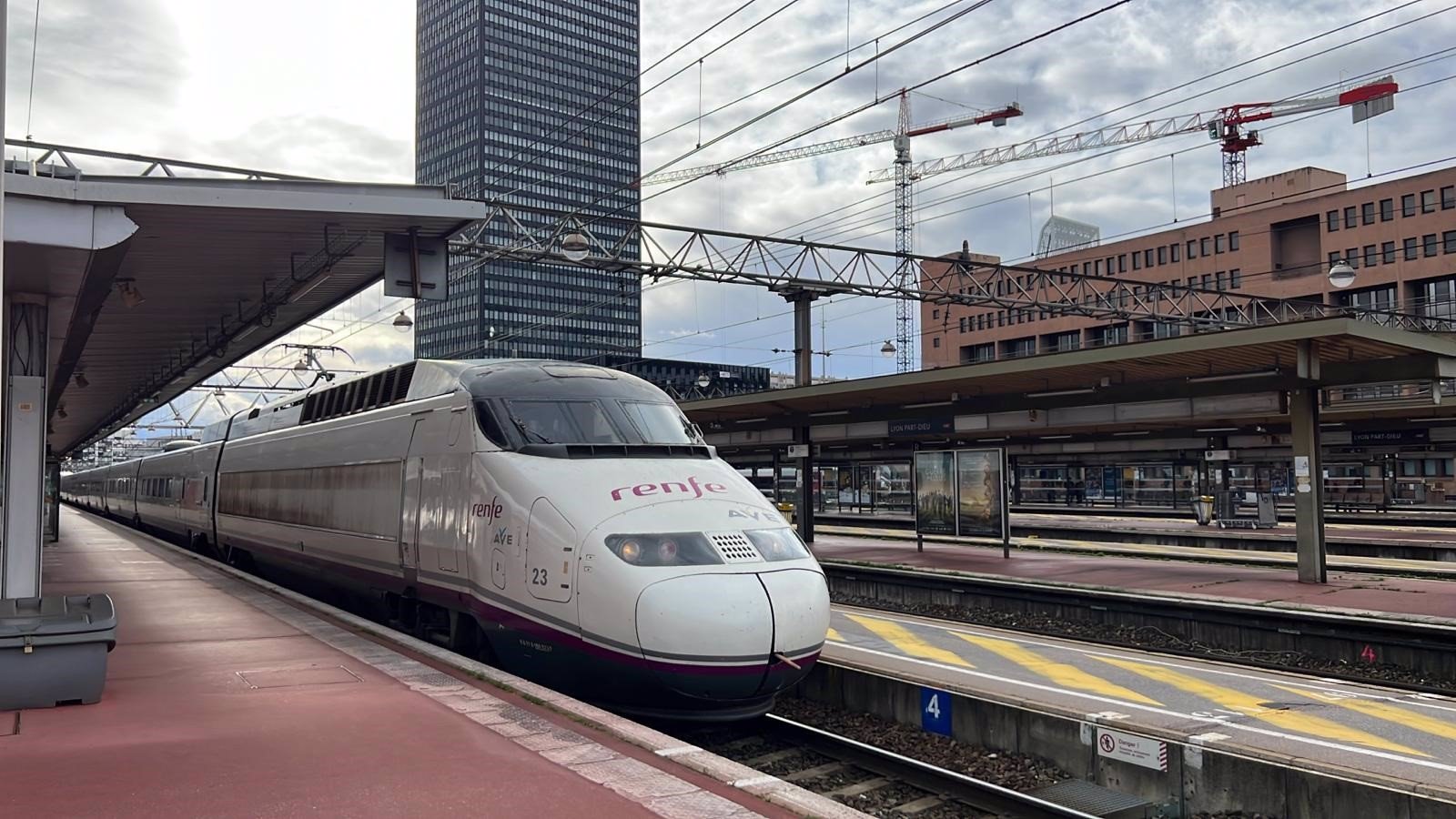 Renfe inicia las pruebas para operar sus AVE entre Madrid y Marsella antes del verano