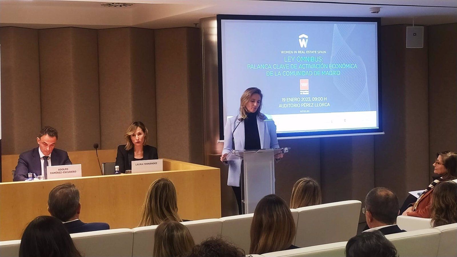 El Gobierno regional permitirá a los consistorios
construir vivienda pública en suelo dotacional en desuso El Gobierno regional permitirá a los consistorios
construir vivienda pública en suelo dotacional en desuso