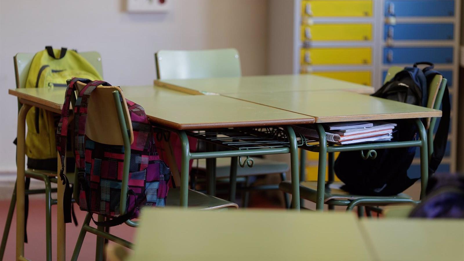 Maestre promete dos psicólogos por centro educativo de la capital con el programa 'Coles que escuchan'