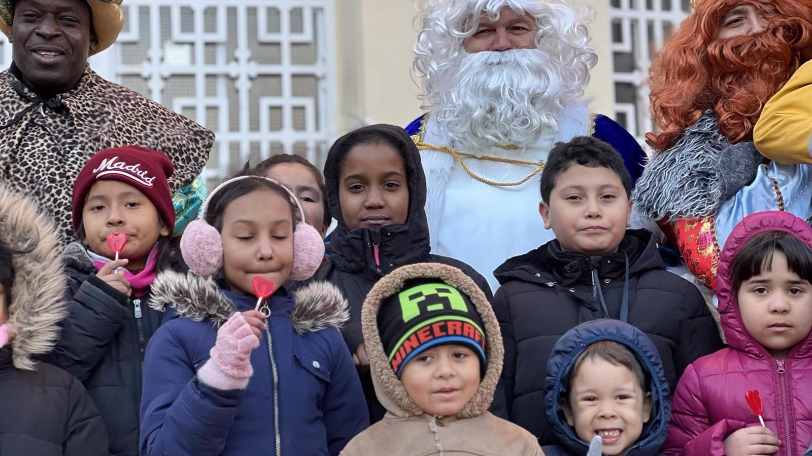 Más de 1.700 niños vulnerables han recibido su obsequio de Reyes durante estas fiestas gracias a la Fundación Madrina