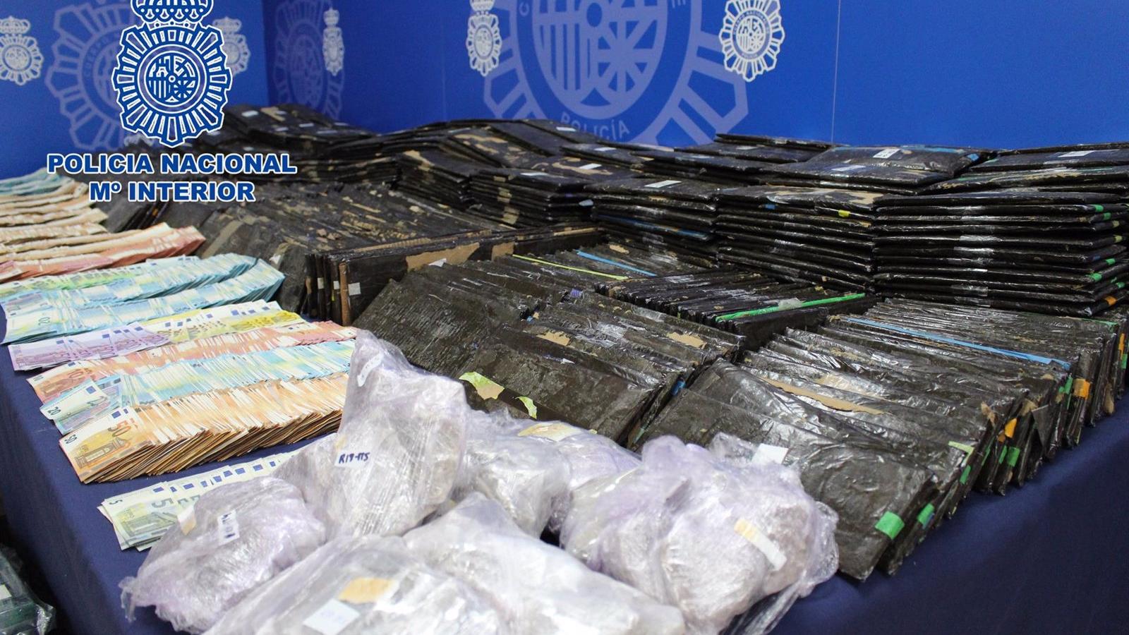 La Policía interviene más de 600 kilos de 'coca' escondida en cajas de fruta en una operación con 38 detenidos