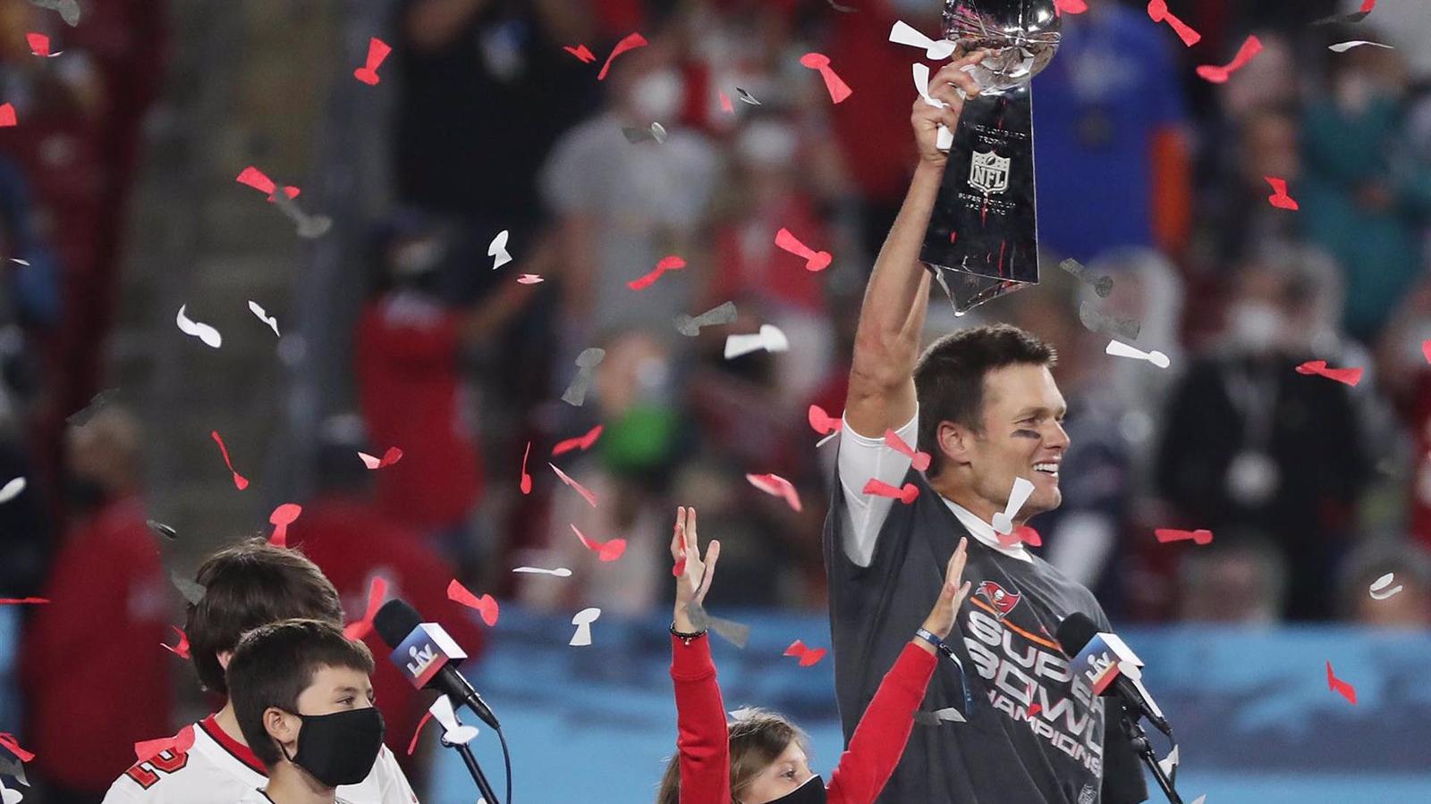 Tom Brady, ganador de siete anillos de la NFL, anuncia su retirada "para siempre"