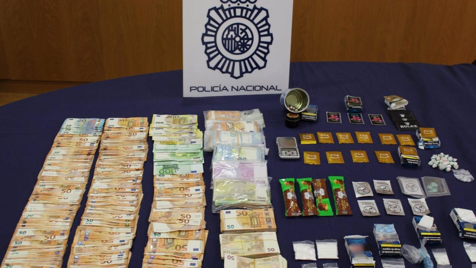  Detenidas 17 personas en un local de ocio de la comunidad asiática durante el año nuevo chino