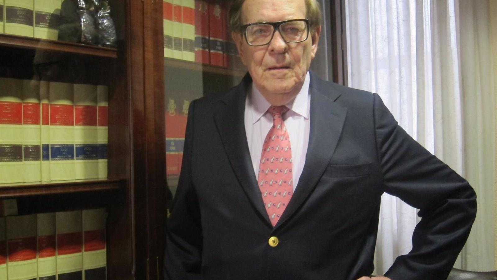 Ramón Tamames, dispuesto a encabezar la moción de censura de Vox