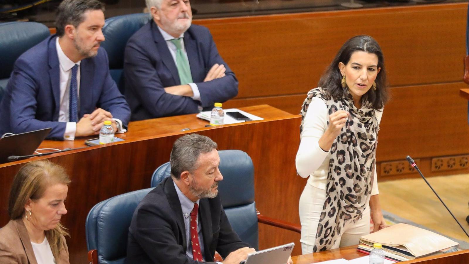 Monasterio defiende que "la sanidad no tiene recursos ilimitados"