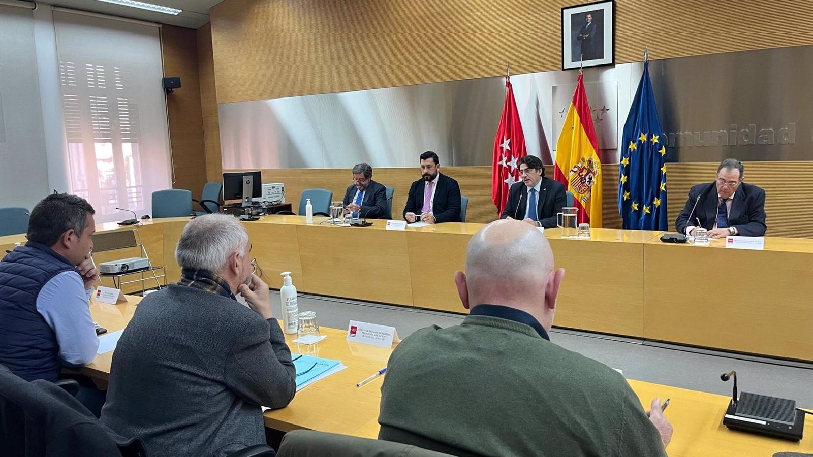 La Comunidad ofrece su colaboración a los taxistas ante el incremento de robos de catalizadores
