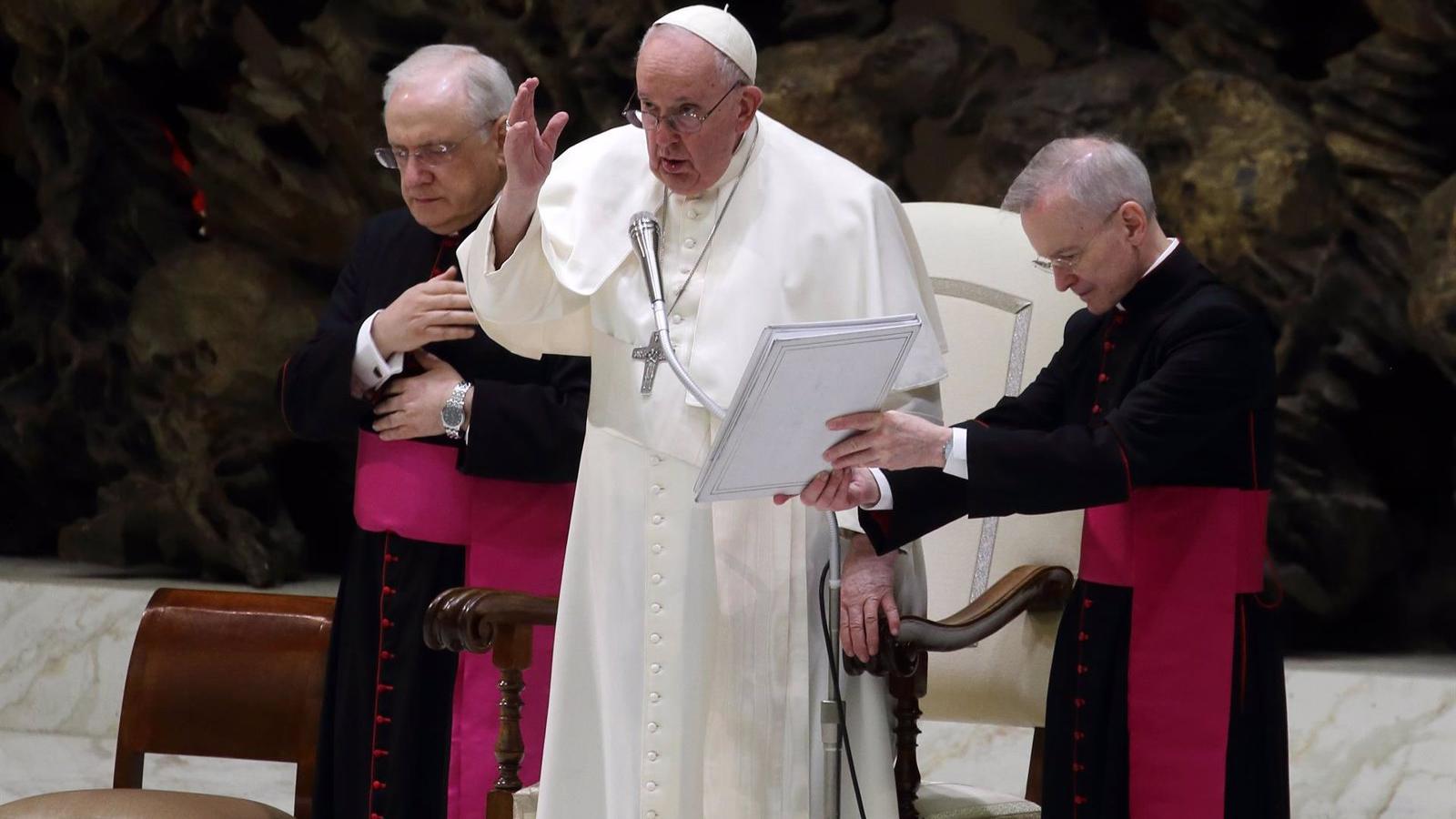 El Papa lamenta que las familias no saben cómo pagar la factura de la luz por la crisis debido a la guerra