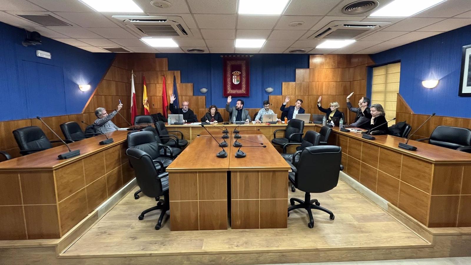 El Pleno de Paracuellos insta al Gobierno municipal a dimitir tras abandonar el alcalde y ediles Ciudadanos