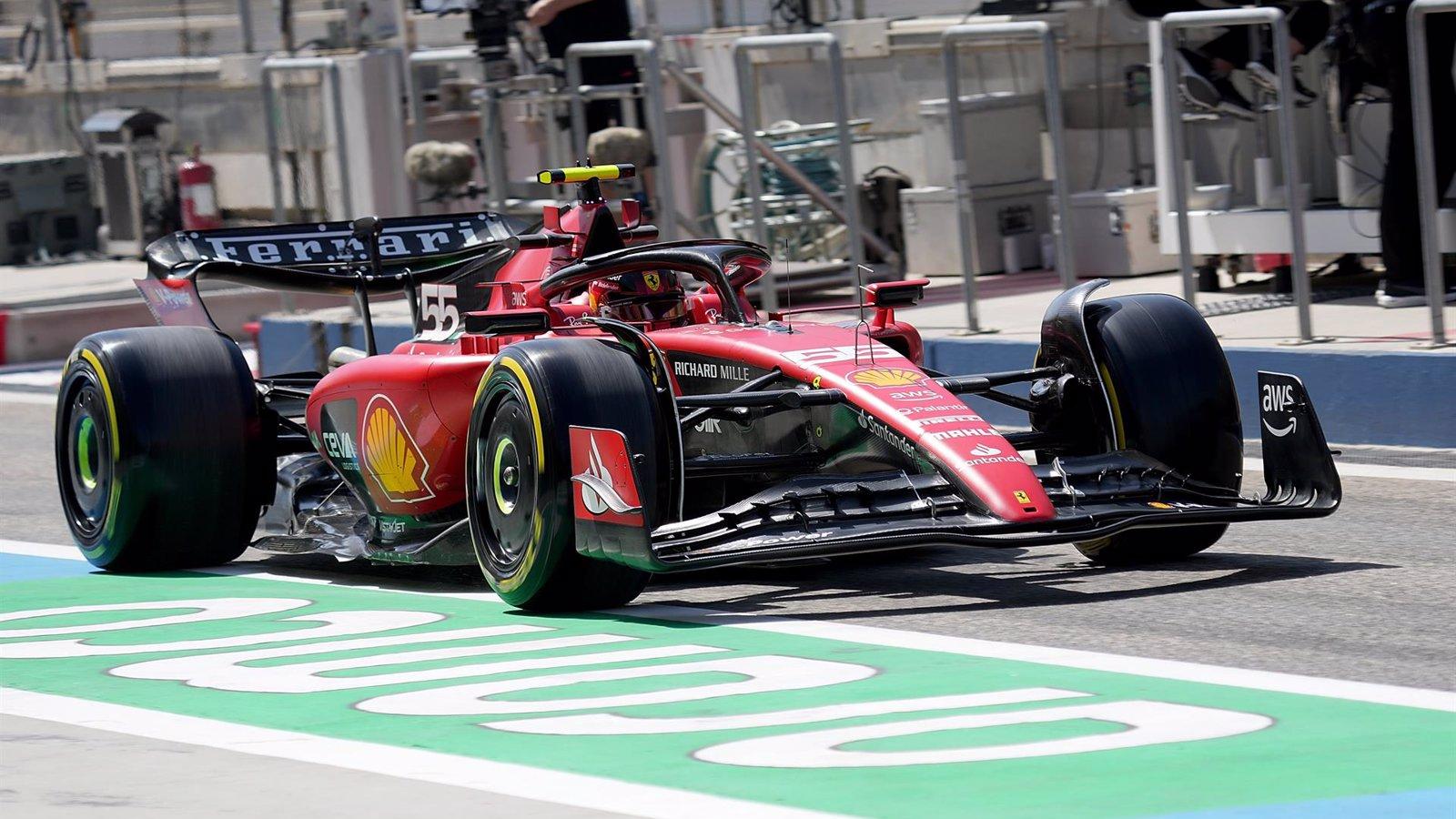 Sainz lidera la mañana del segundo día de test con Alonso tercero