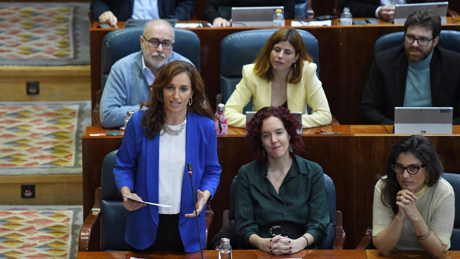 Díaz Ayuso cree que Mónica García es "una sindicalista" que hace "tofupolítica" y esta le acusa de estar con "especuladores"