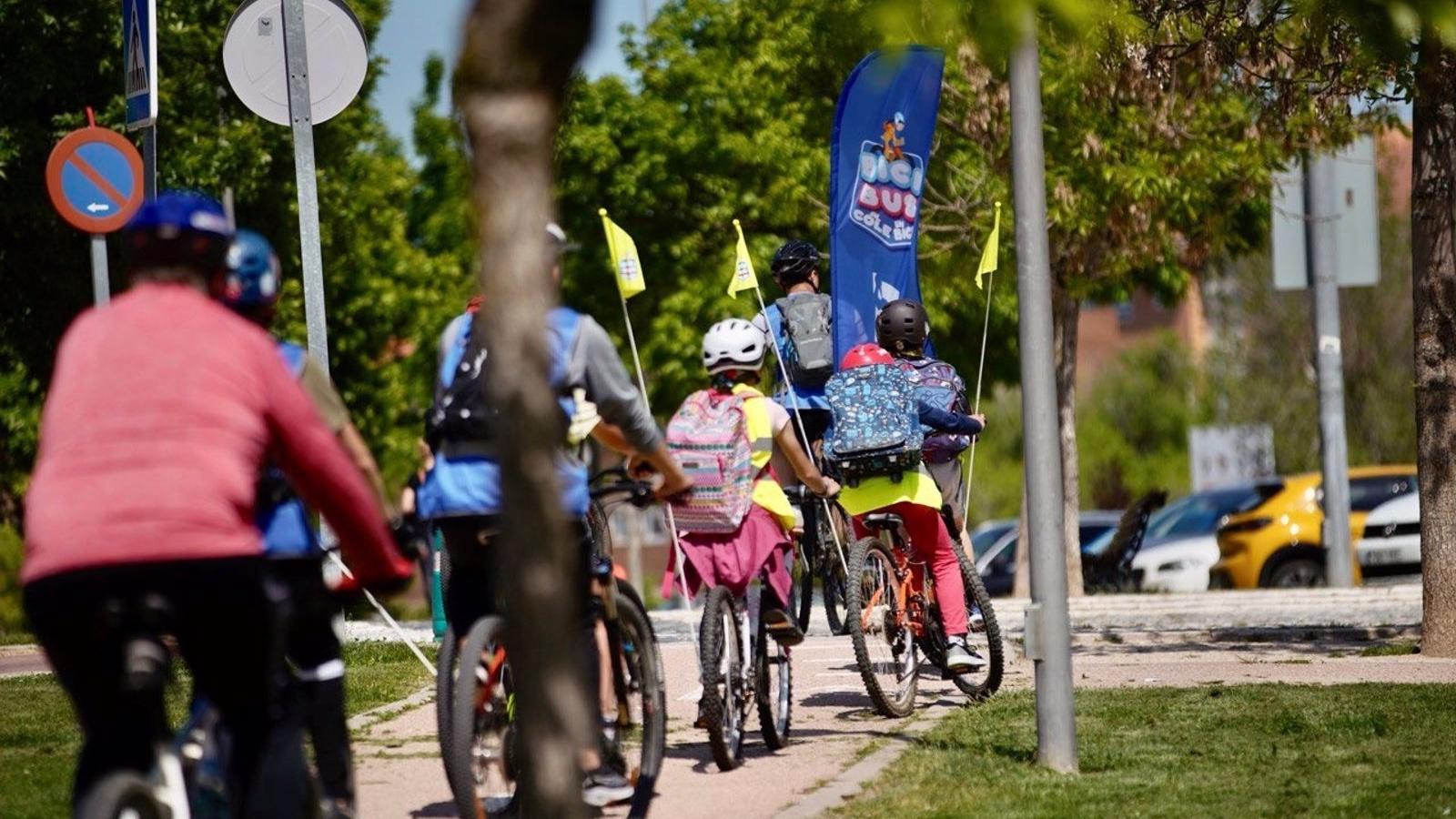 Vuelve 'Bicibús' a Las Rozas, el programa gratuito de ruta escolar para ir a clase en bicicleta