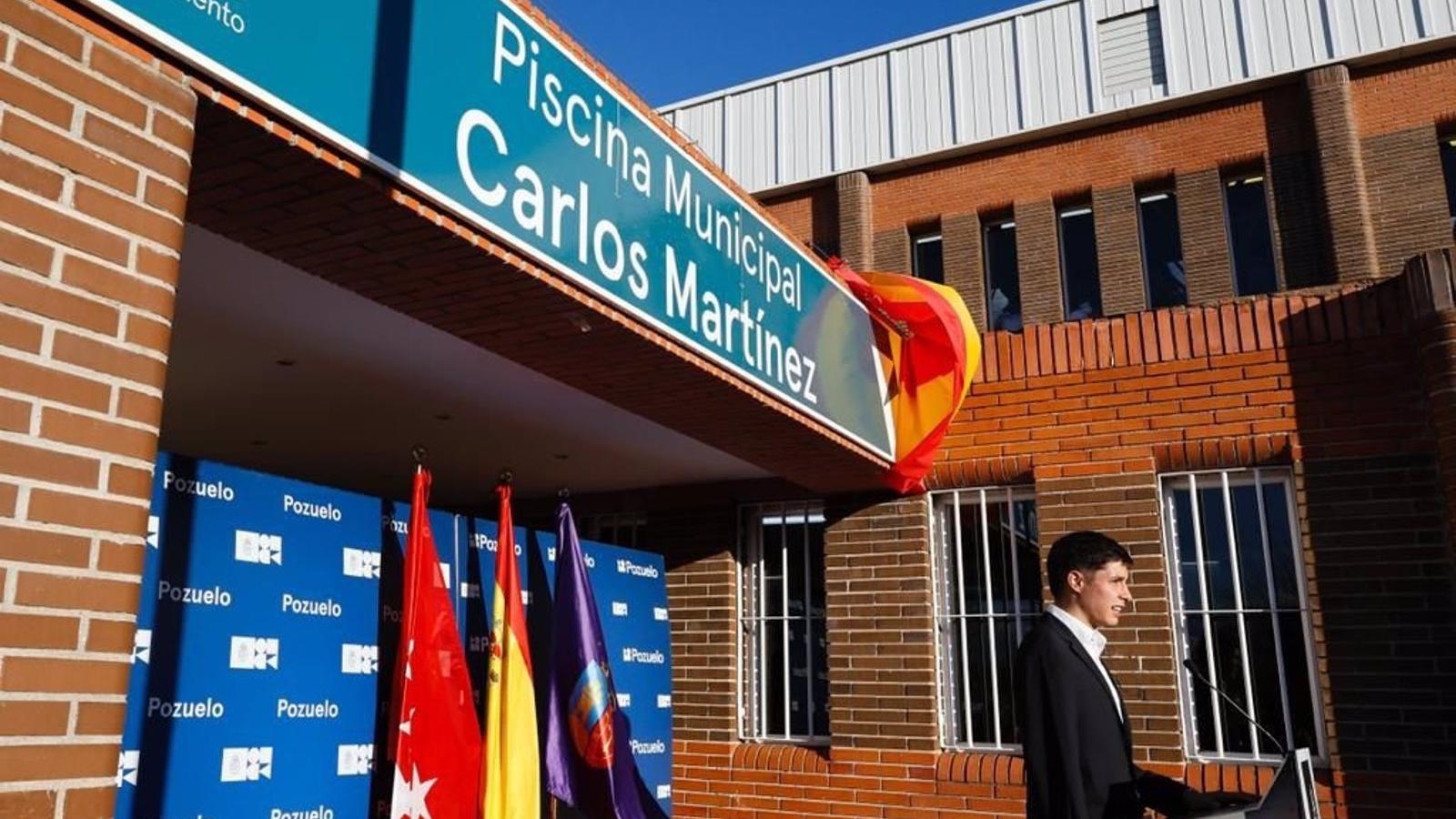 La piscina del polideportivo El Torreón de Pozuelo pasa a llamarse Carlos Martínez en honor al nadador del municipio