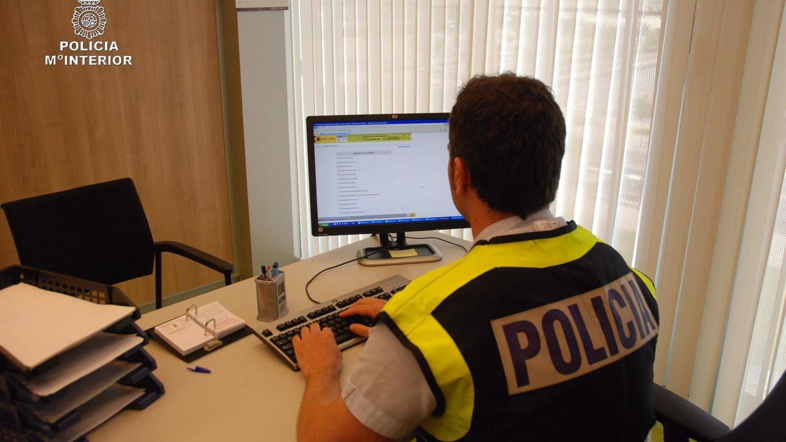 Seis detenidos en Madrid, Málaga, Baleares, Guadalajara, Valencia y Pontevedra por pornografía infantil Seis detenidos en Madrid, Málaga, Baleares, Guadalajara, Valencia y Pontevedra por pornografía infantil