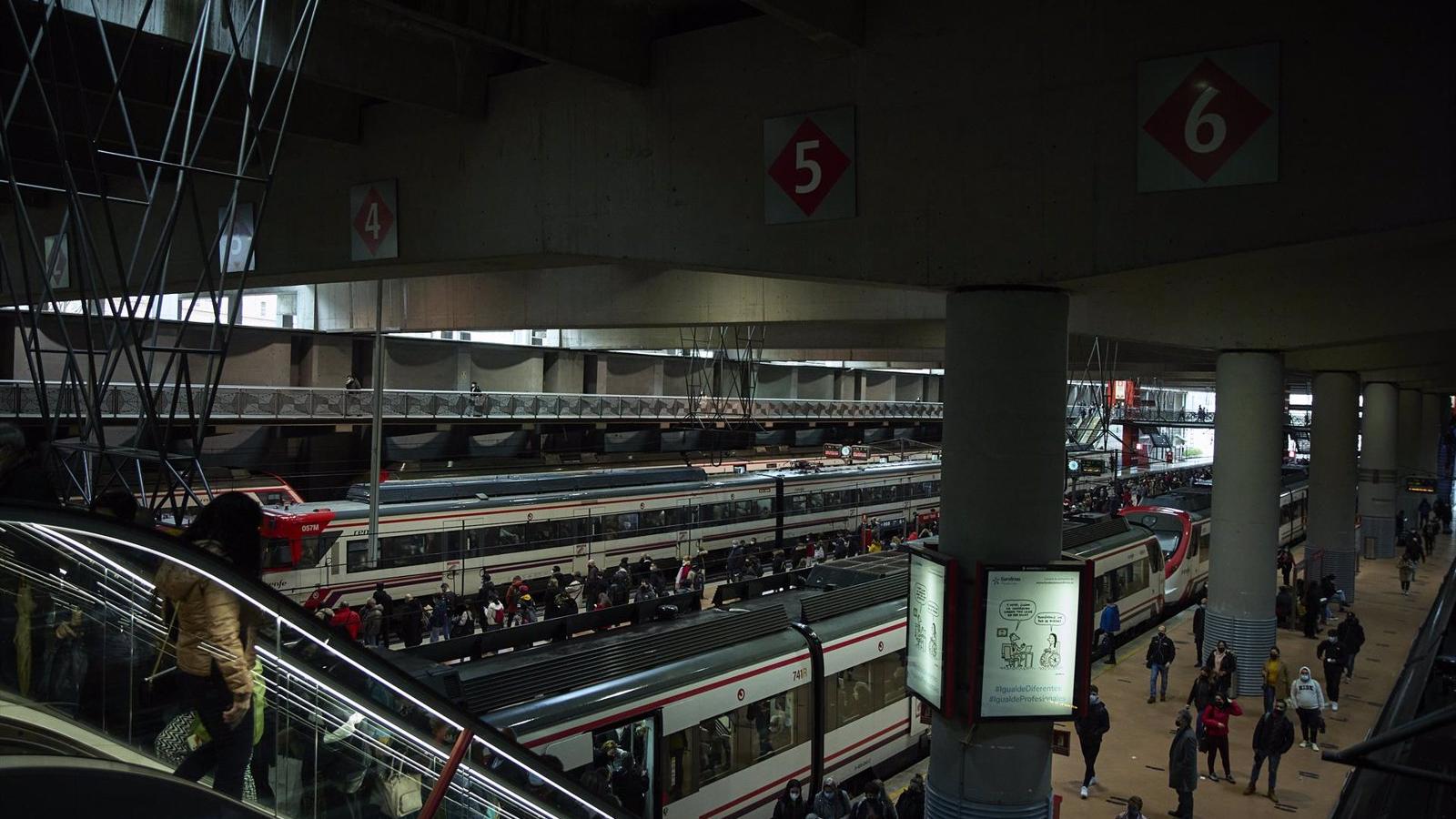 Renfe pide &quot;comprensión&quot; a los pasajeros ante las incidencias