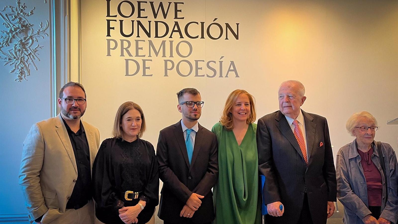 La Fundación Loewe reconoce la obra poética de Reiniel Pérez por su 