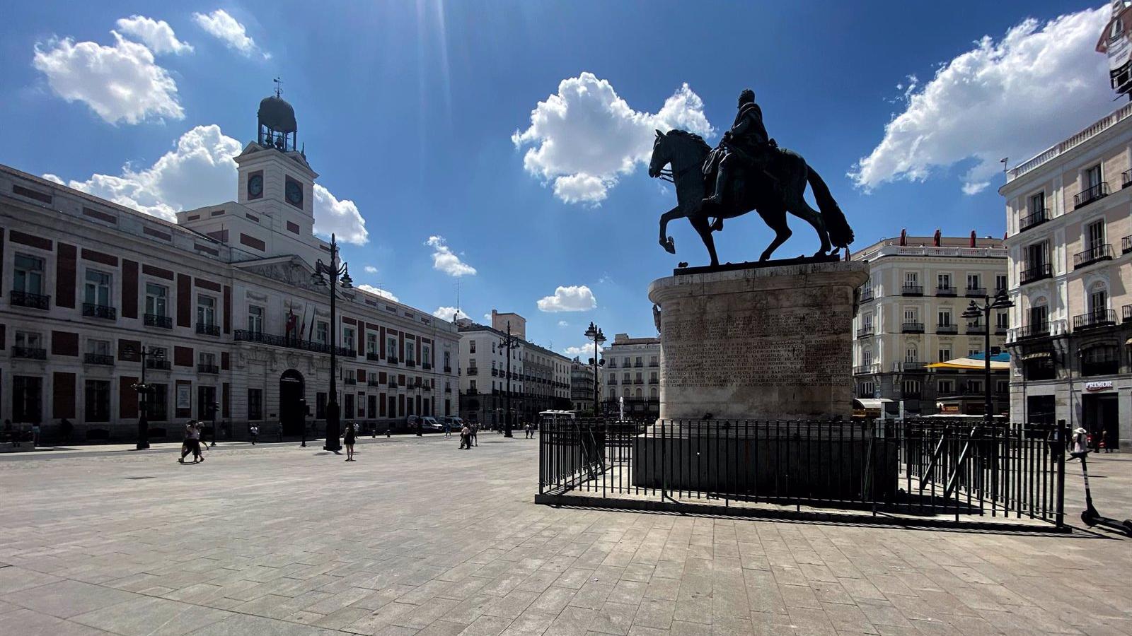 Se retrasa el cambio de la 'ballena' y de la estatua de Carlos III en la nueva Puerta del Sol