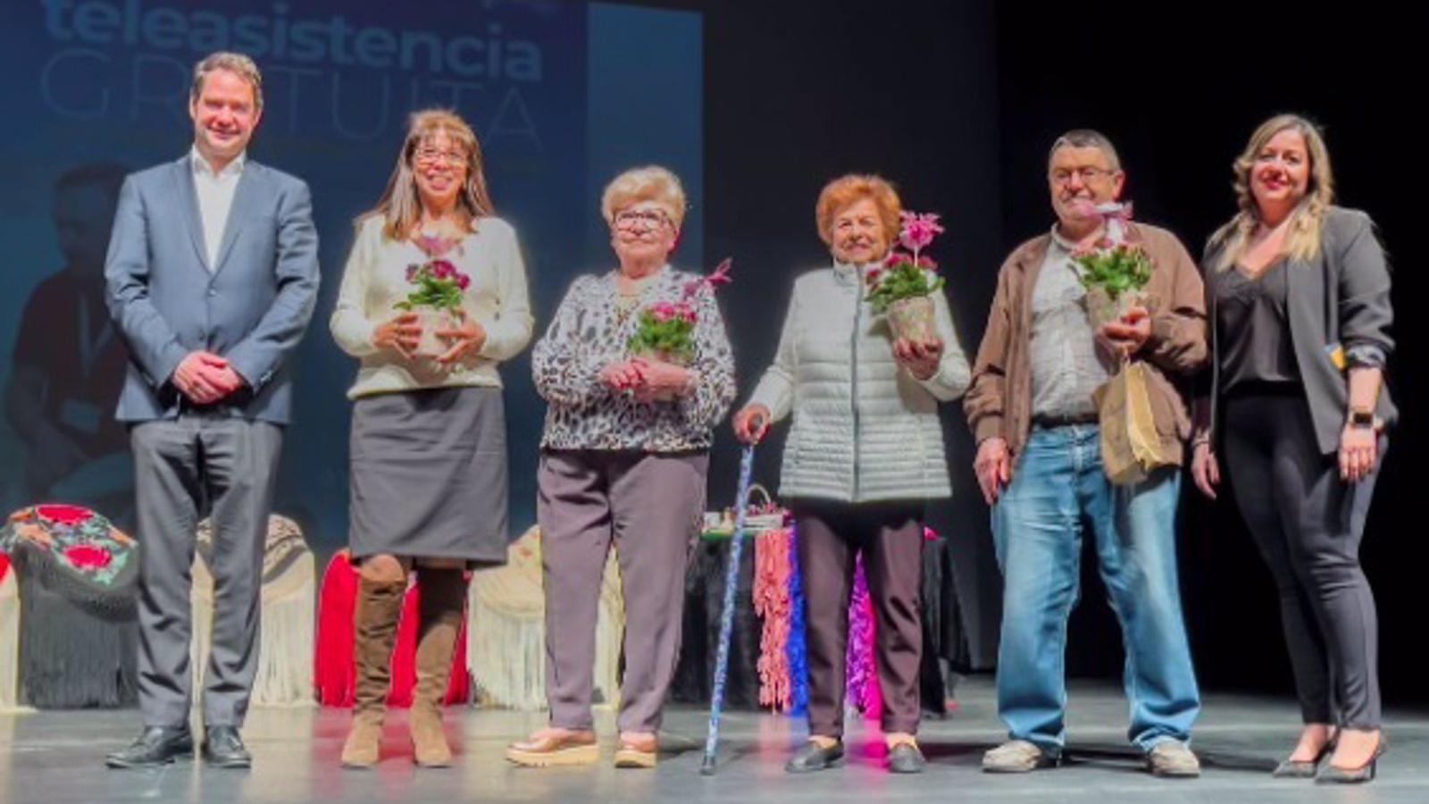 La gratuidad del servicio gratuito de teleasistencia de Torrejón para mayores de 65 años cumple su octavo aniversario