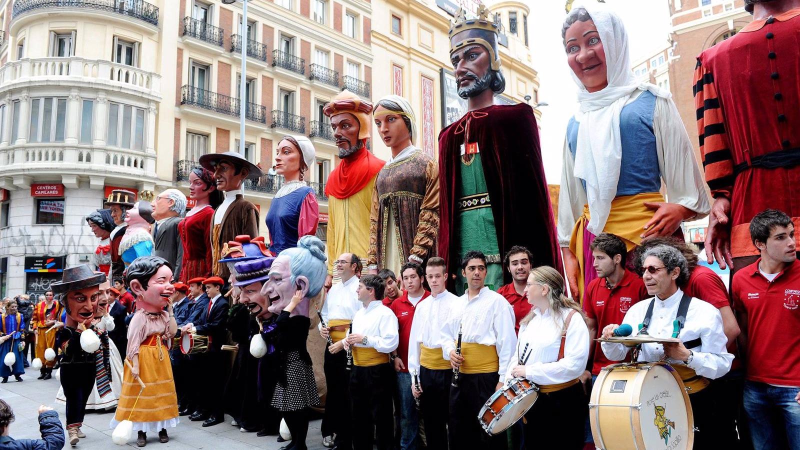 Los gigantes y cabezudos de Madrid descansan en el Museo de Artes y Tradiciones Populares desde hace cinco meses